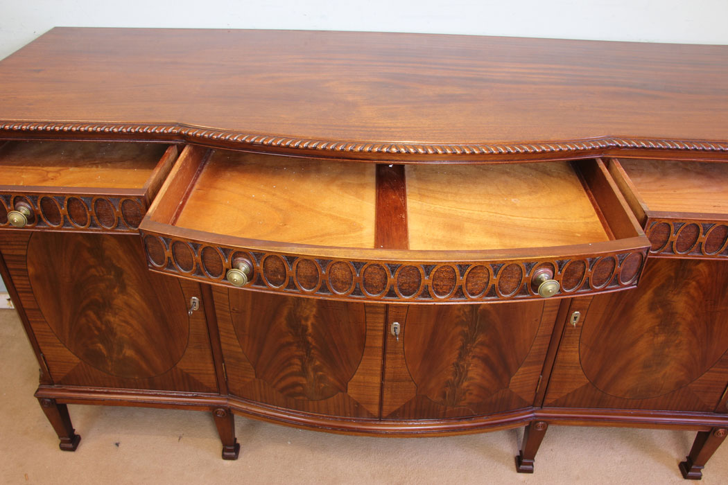 11541r11 Antique Mahogany Sideboard,