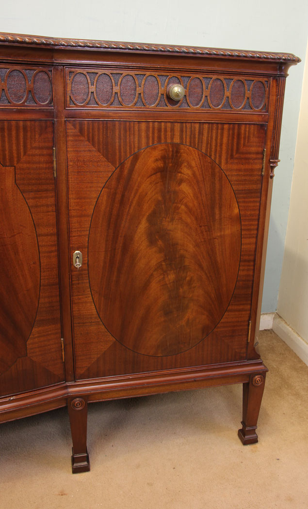 11541r5 Antique Mahogany Sideboard,