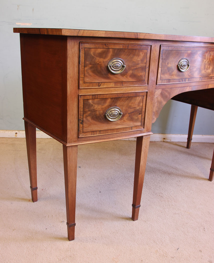 11545r3 Antique Georgian Style Mahogany Shaped Front Sideboard,