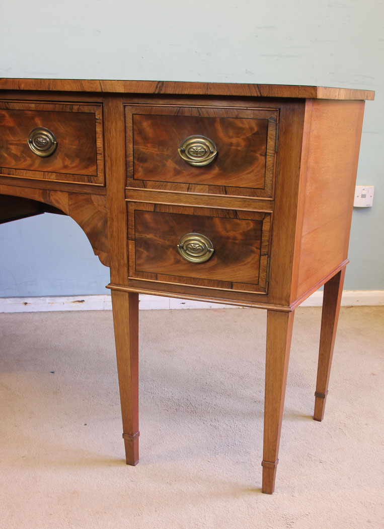 11545r7 Antique Georgian Style Mahogany Shaped Front Sideboard,