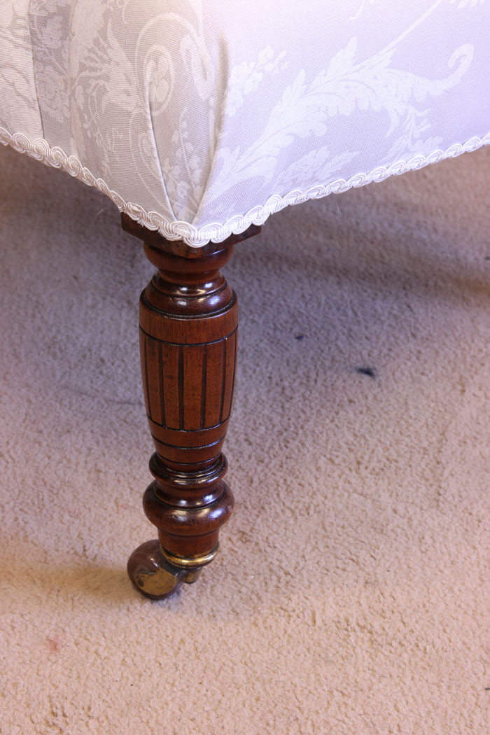 11551r11 Antique Late Victorian Walnut Tub Chair,