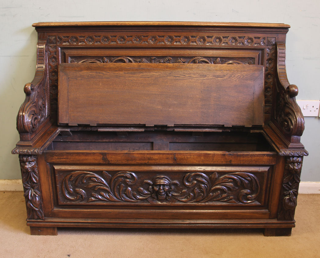 11572r12 Antique Oak Settle,