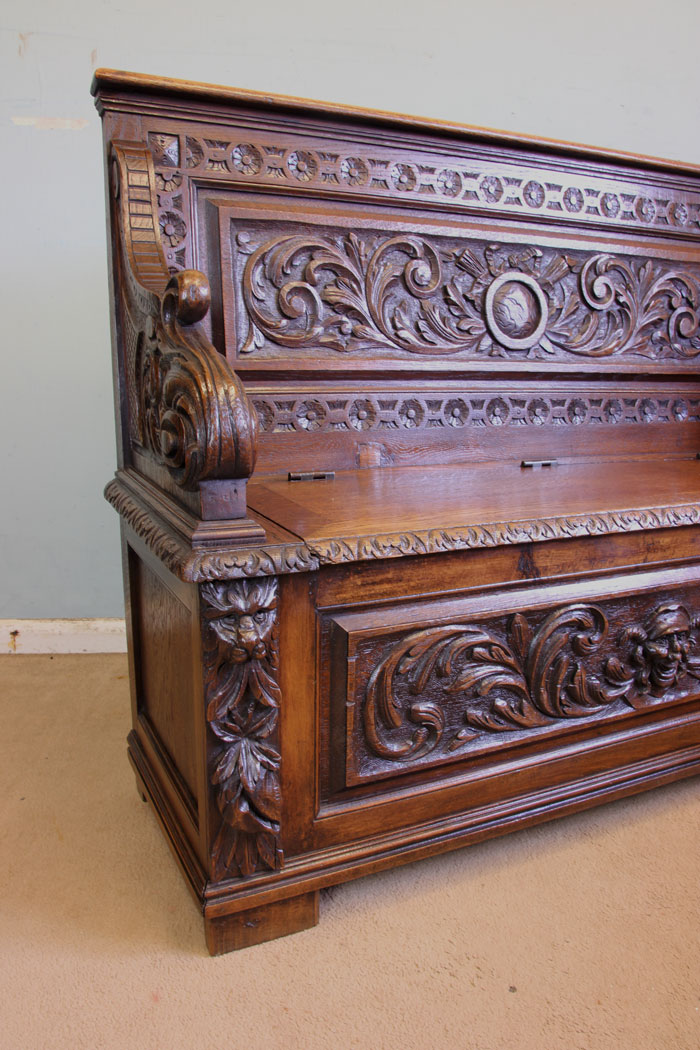 11572r3 Antique Oak Settle,