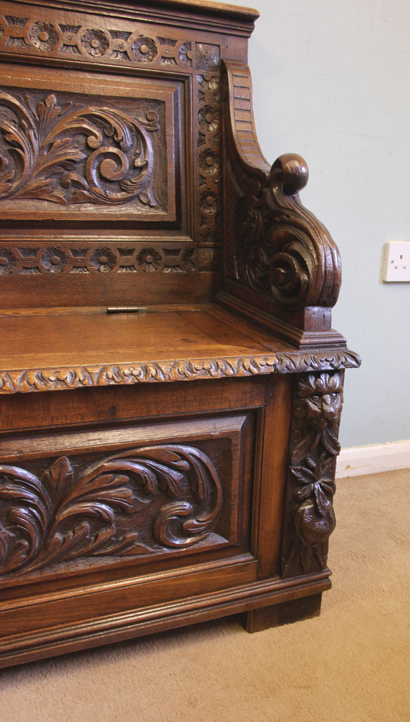 11572r5 Antique Oak Settle,