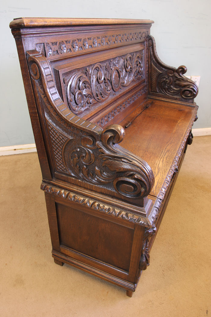 11572r6 Antique Oak Settle,
