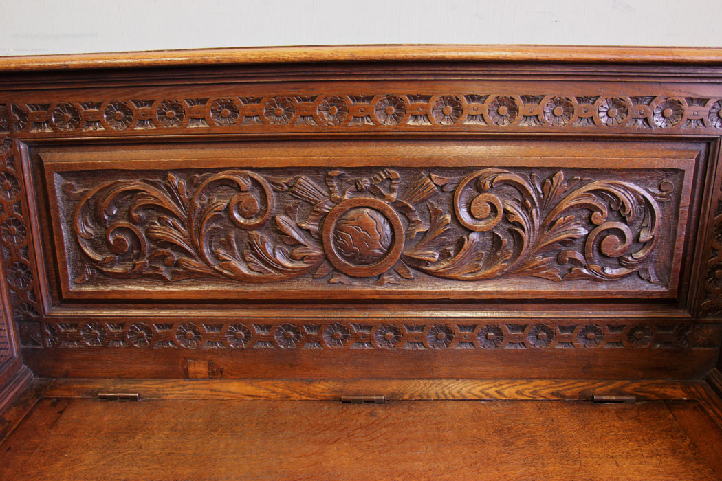 11572r7 Antique Oak Settle,