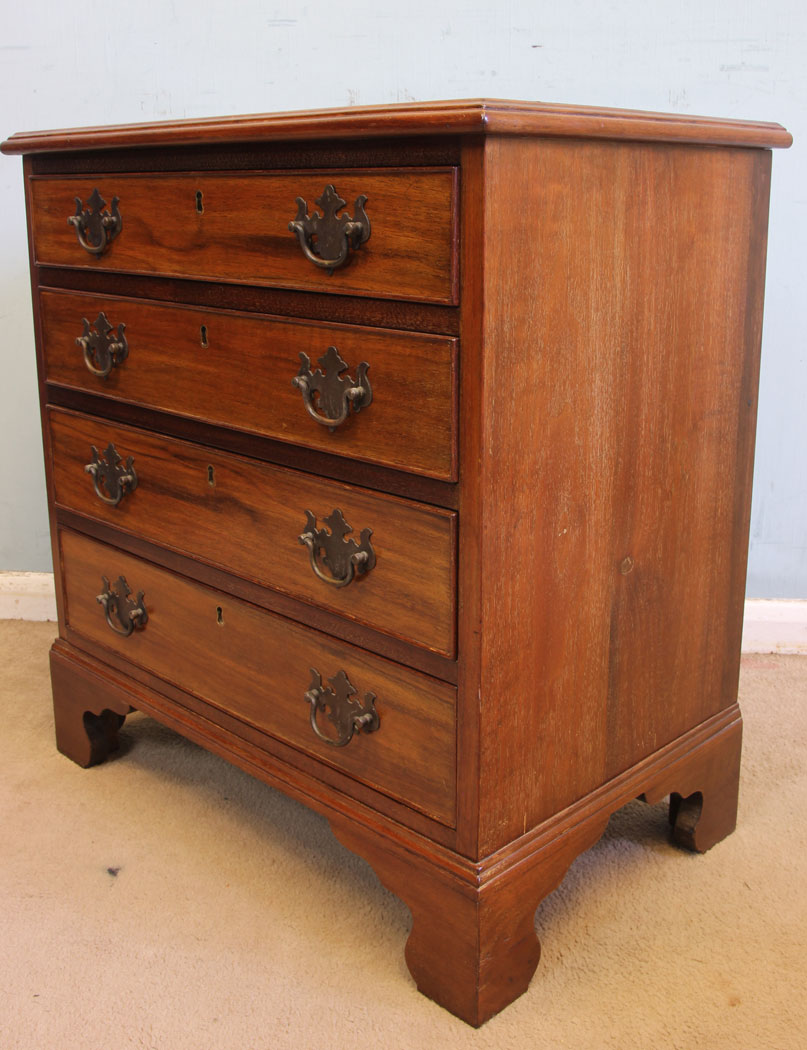 11582r4 Antique Small Walnut Chest of Drawers,