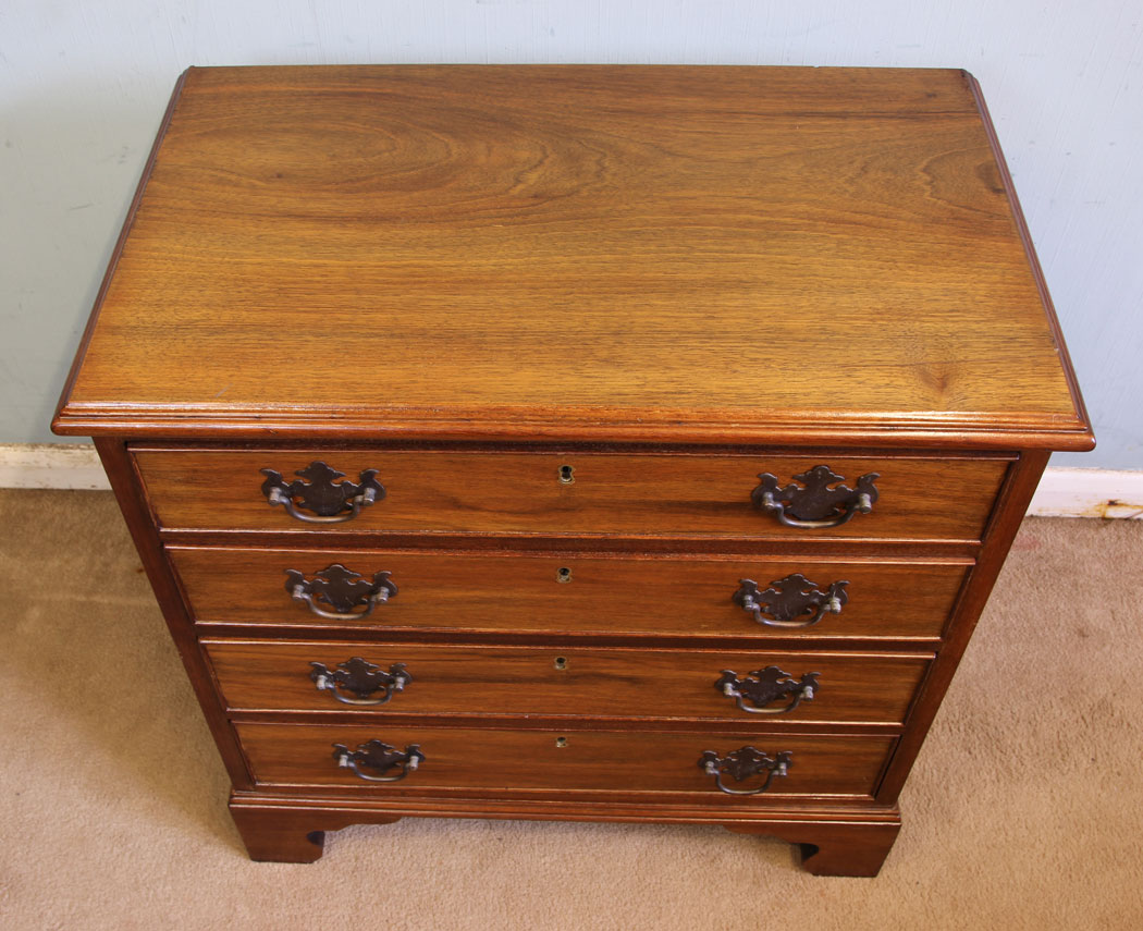 11582r9 Antique Small Walnut Chest of Drawers,