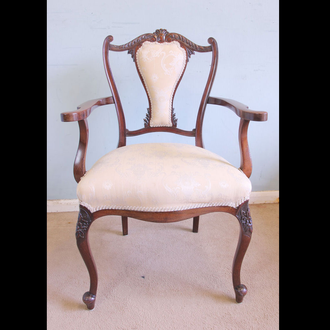 11585r01 Antique Mahogany Armchair, Antique Mahogany Armchair