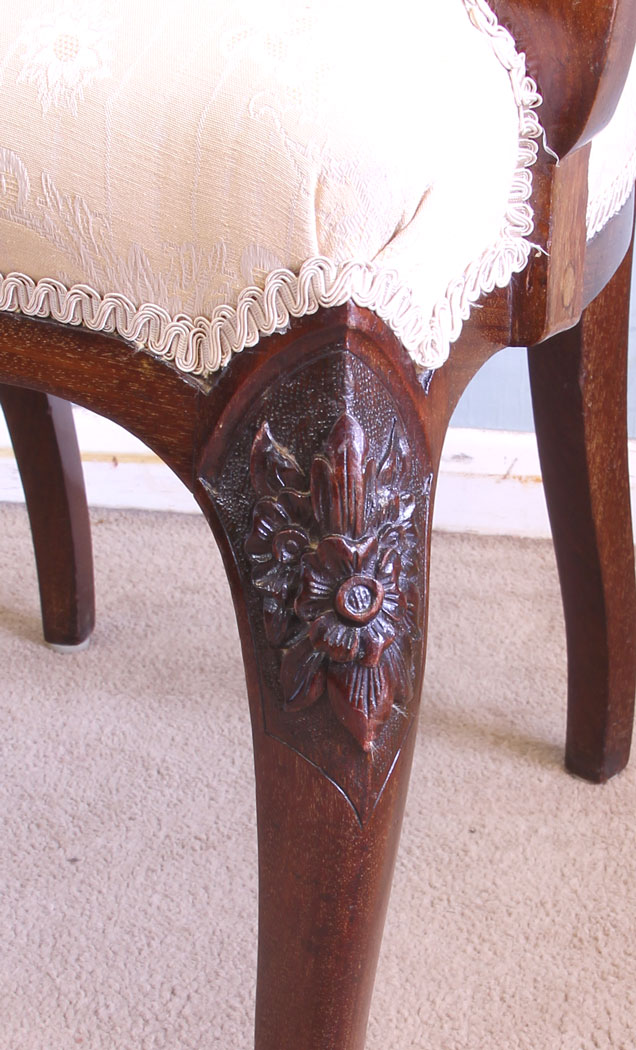 11585r6 Antique Mahogany Armchair,