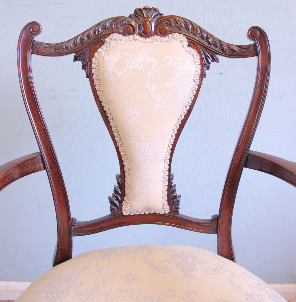 11585r7 Antique Mahogany Armchair,