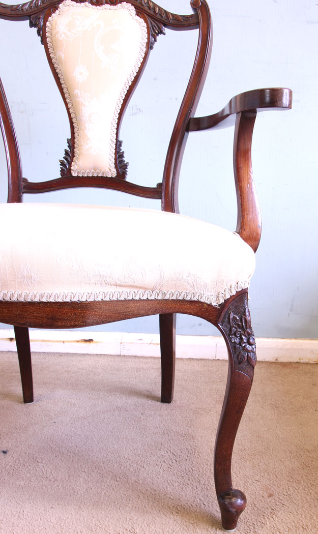 11585r8 Antique Mahogany Armchair,