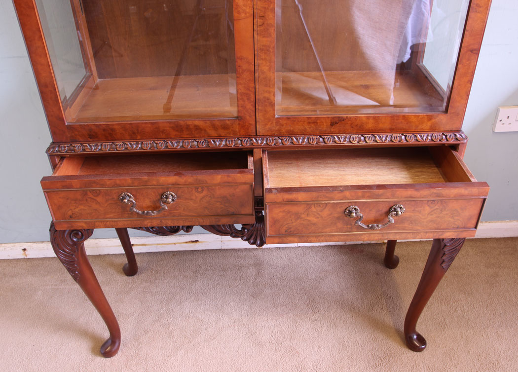11586r12 Burr Walnut Glass Display Cabinet,