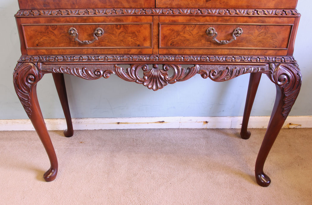 11586r5 Burr Walnut Glass Display Cabinet,