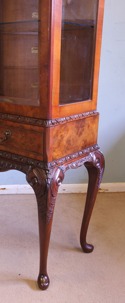 11586r6 Burr Walnut Glass Display Cabinet,
