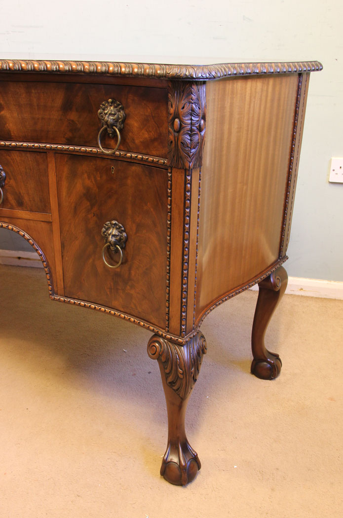 11616r10 Antique Quality Mahogany Sideboard,