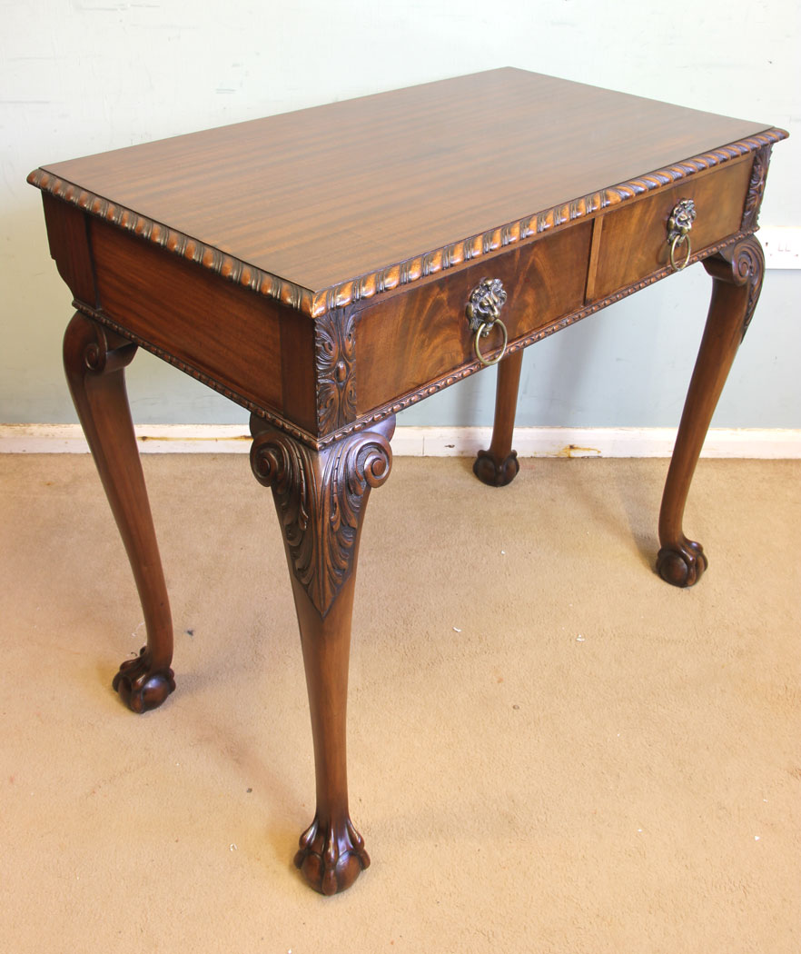 11617r2 Antique Mahogany Side Table,