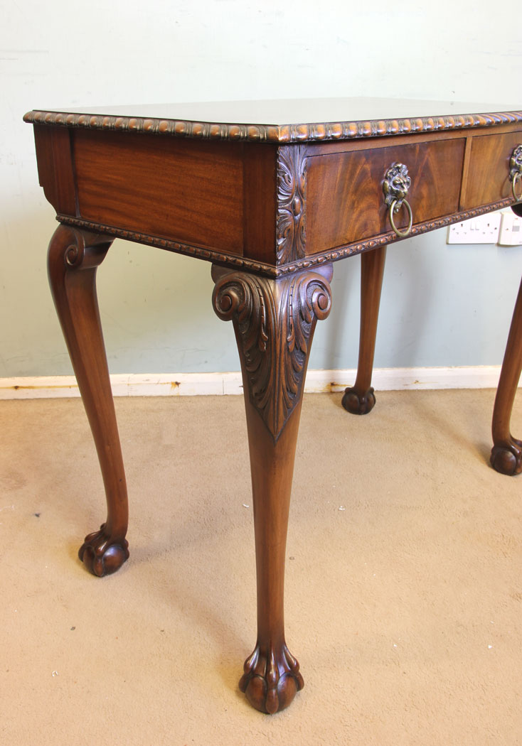 11617r3 Antique Mahogany Side Table,