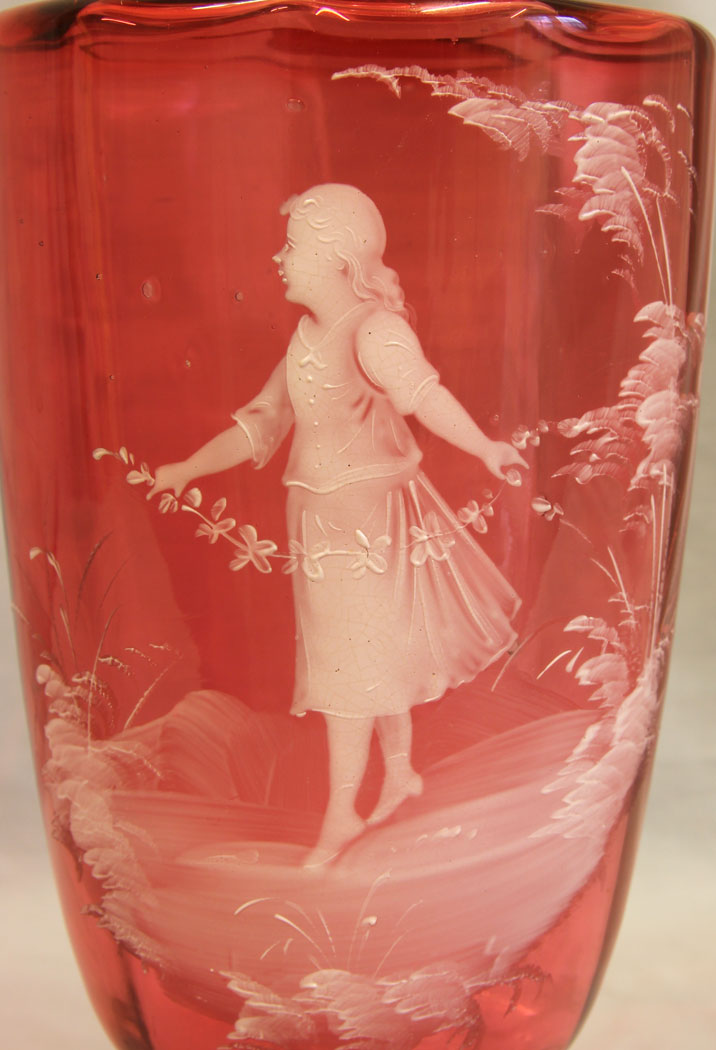 11646r5 Antique Large Mary Gregory Cranberry Vase,