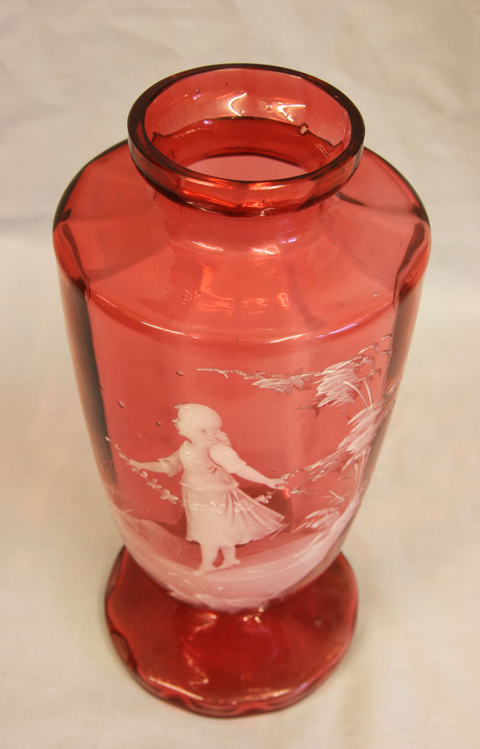 11646r7 Antique Large Mary Gregory Cranberry Vase,