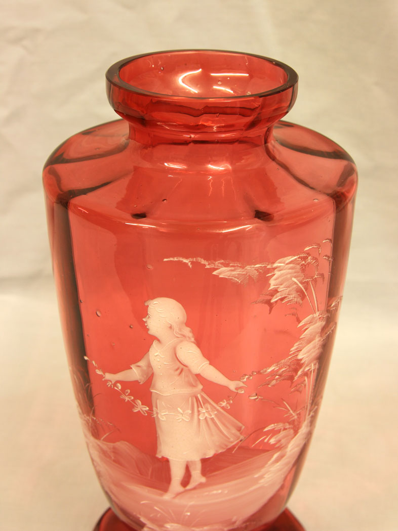 11646r8 Antique Large Mary Gregory Cranberry Vase,