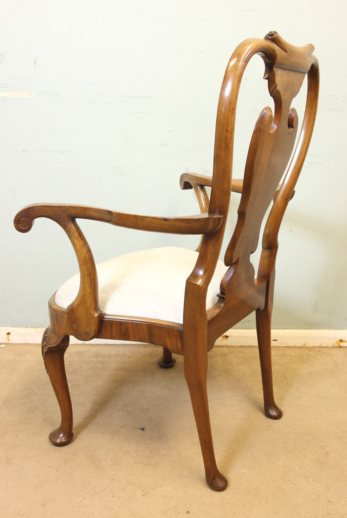 11654r10 Superb Set of Eight Burr Walnut Dining Chairs,