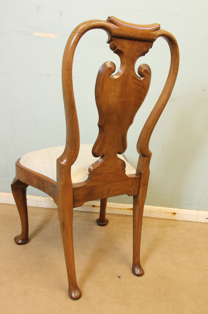 11654r15 Superb Set of Eight Burr Walnut Dining Chairs,
