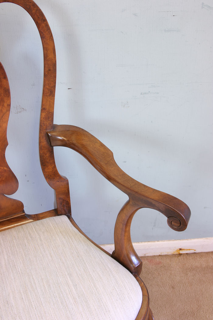 11654r5 Superb Set of Eight Burr Walnut Dining Chairs,