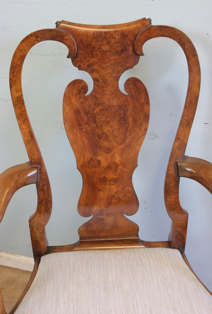 11654r6 Superb Set of Eight Burr Walnut Dining Chairs,