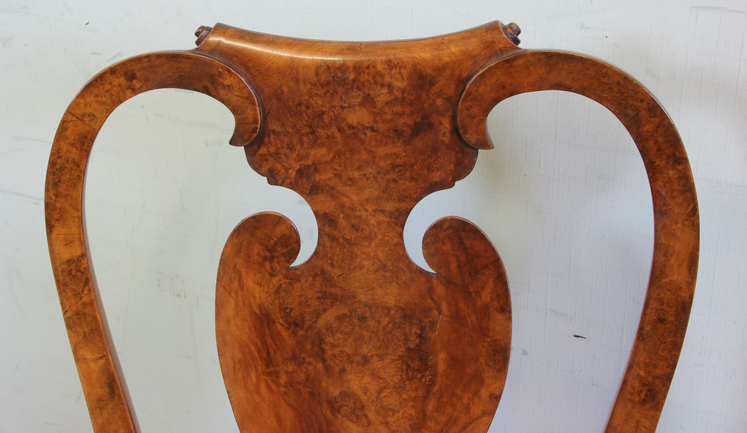 11654r7 Superb Set of Eight Burr Walnut Dining Chairs,