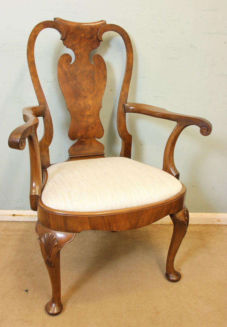 11654r8 Superb Set of Eight Burr Walnut Dining Chairs,