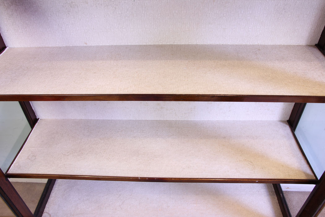 11659r12 Mahogany China Display Cabinet,