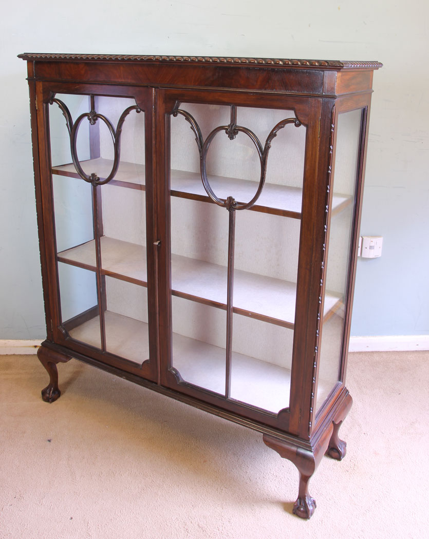 11659r4 Mahogany China Display Cabinet,