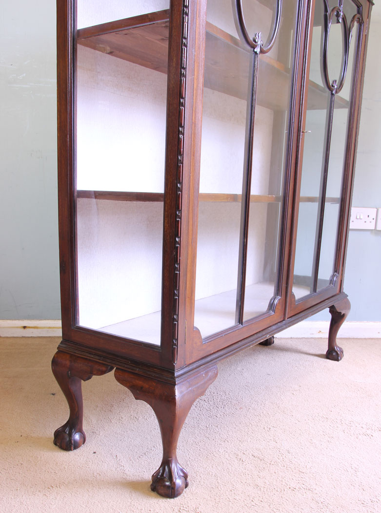 11659r7 Mahogany China Display Cabinet,