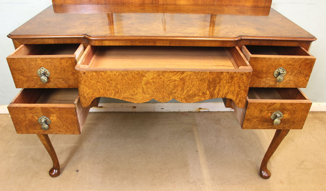 11661r.13 Antique Burr Walnut Triple Mirror Dressing Table,