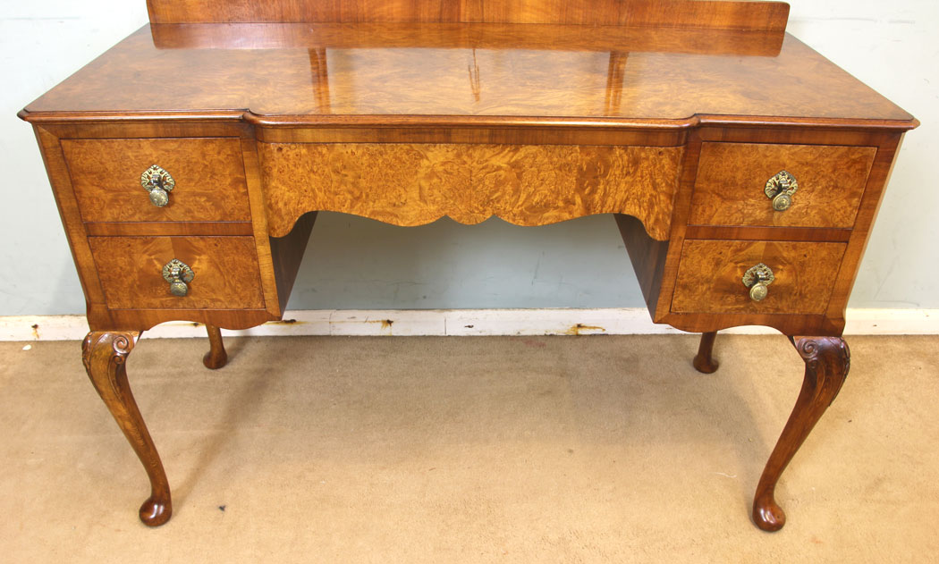 11661r.3 Antique Burr Walnut Triple Mirror Dressing Table,