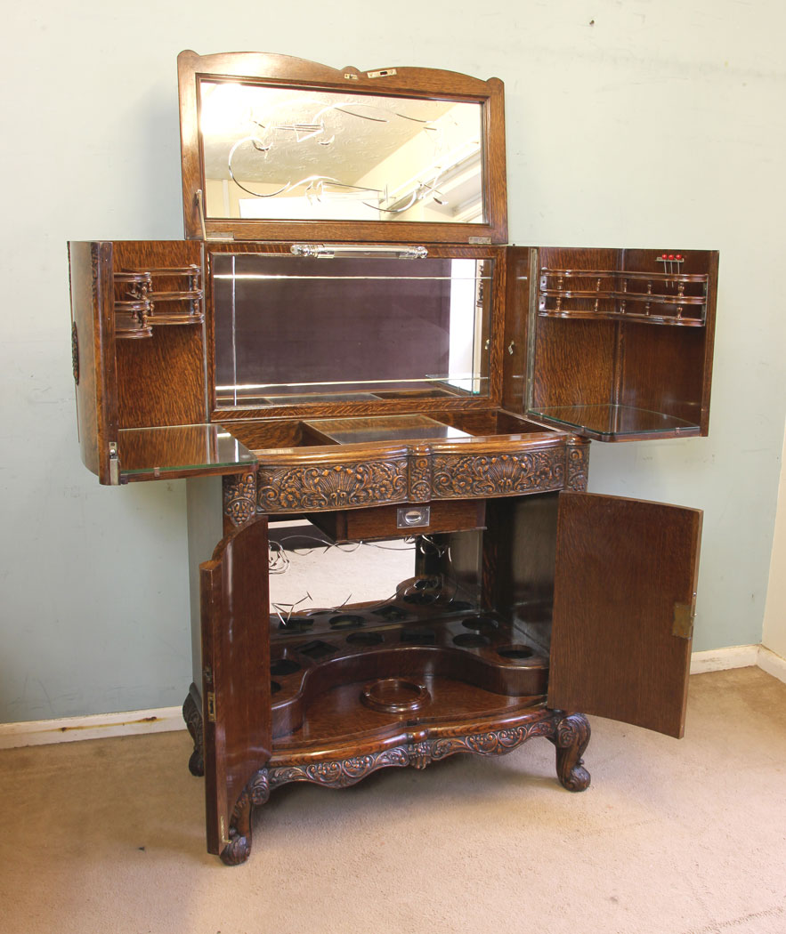 11664r1 Antique Burr Oak Cocktail Drinks Cabinet,
