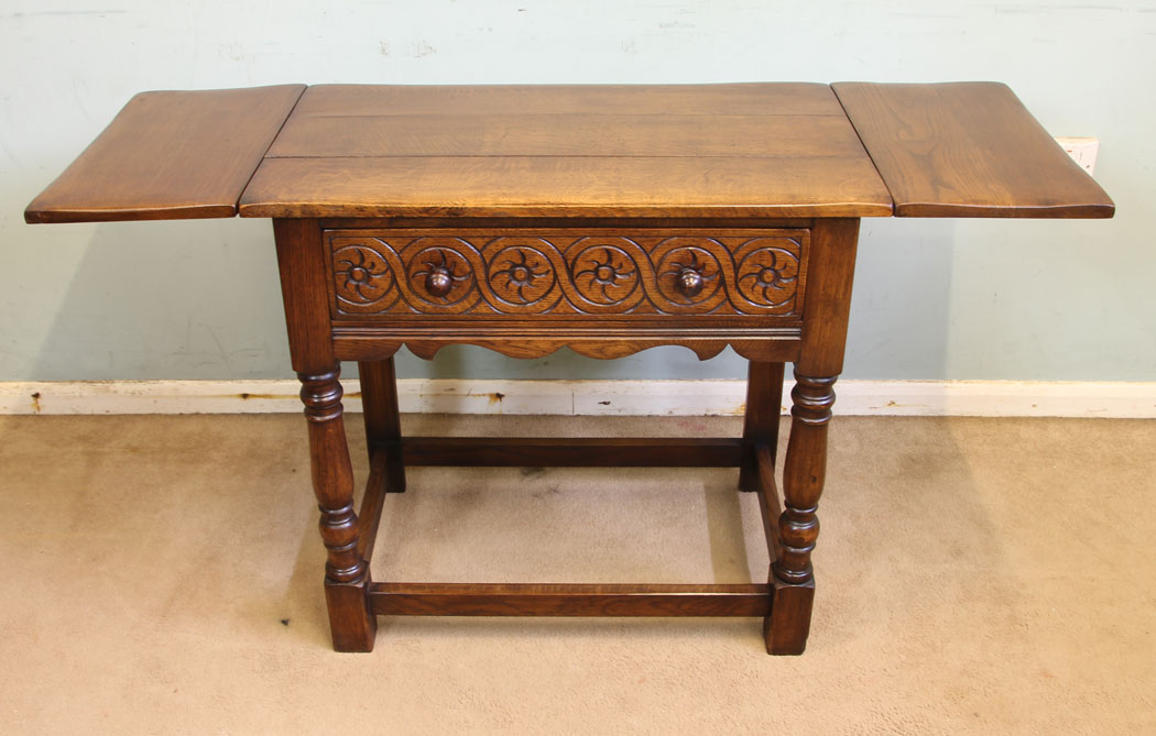 11667r8 Single Drawer Oak Side Table,