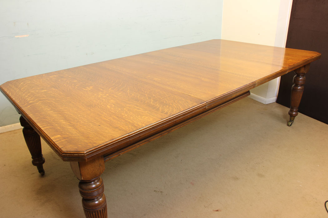 11671r14 Antique Victorian Oak Extending Dining Table Eight to Ten Seater,