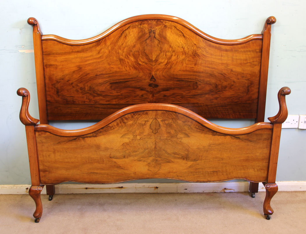11684r1 Antique Figured Walnut Double Bed,