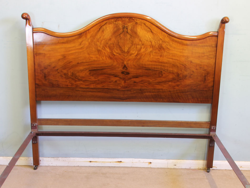 11684r11 Antique Figured Walnut Double Bed,