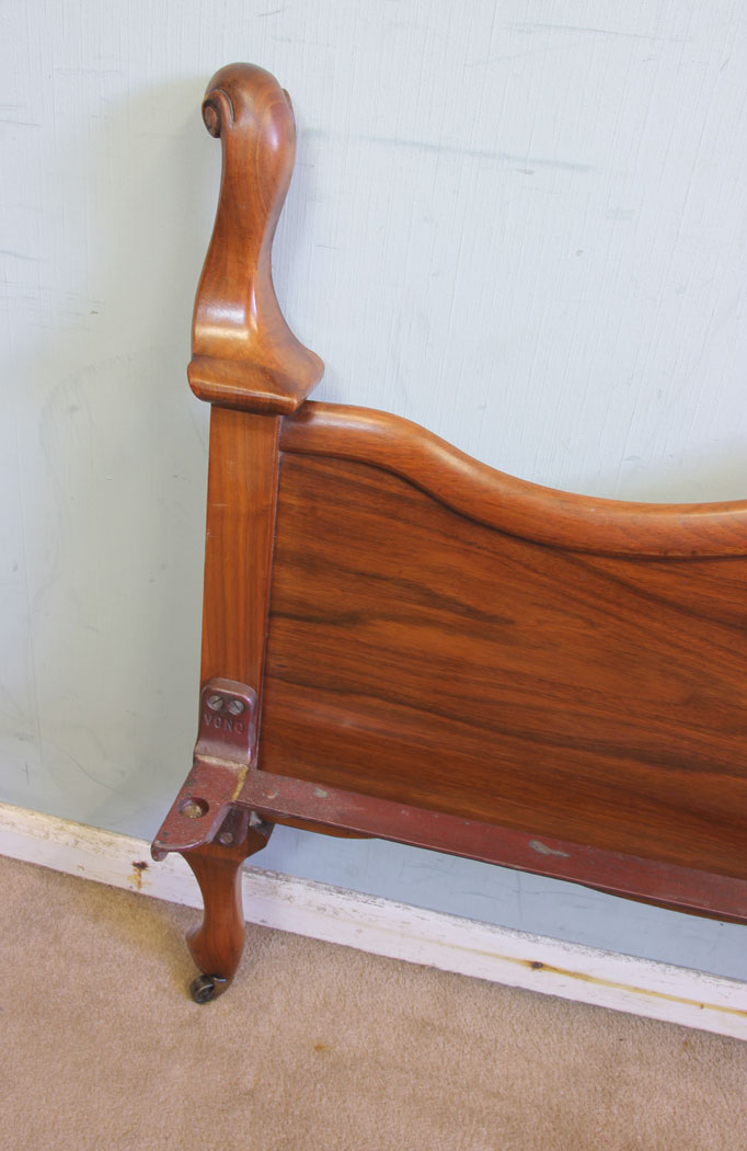 11684r13 Antique Figured Walnut Double Bed,