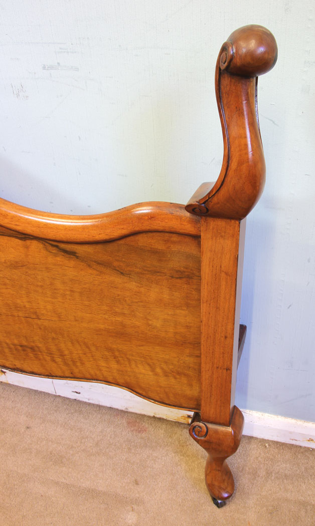 11684r14 Antique Figured Walnut Double Bed,