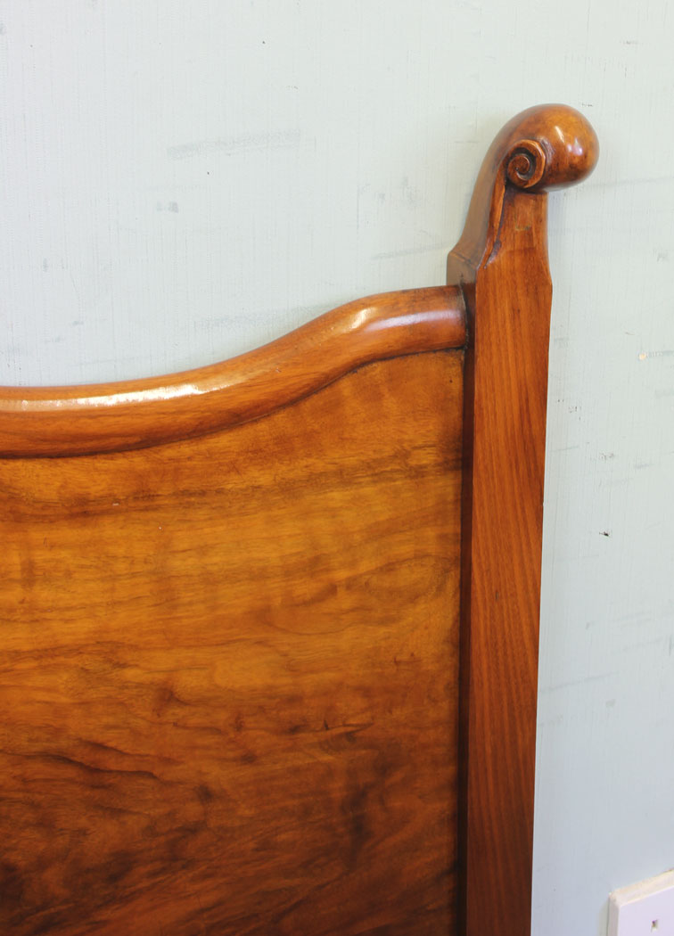 11684r16 Antique Figured Walnut Double Bed,