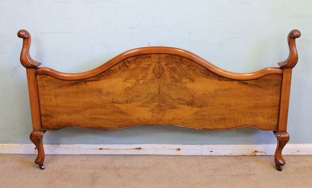 11684r6 Antique Figured Walnut Double Bed,