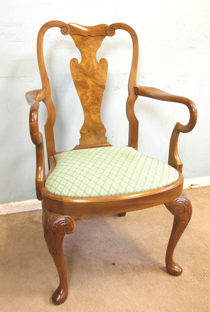 11692r10 Set Eight Walnut Dining Chairs,
