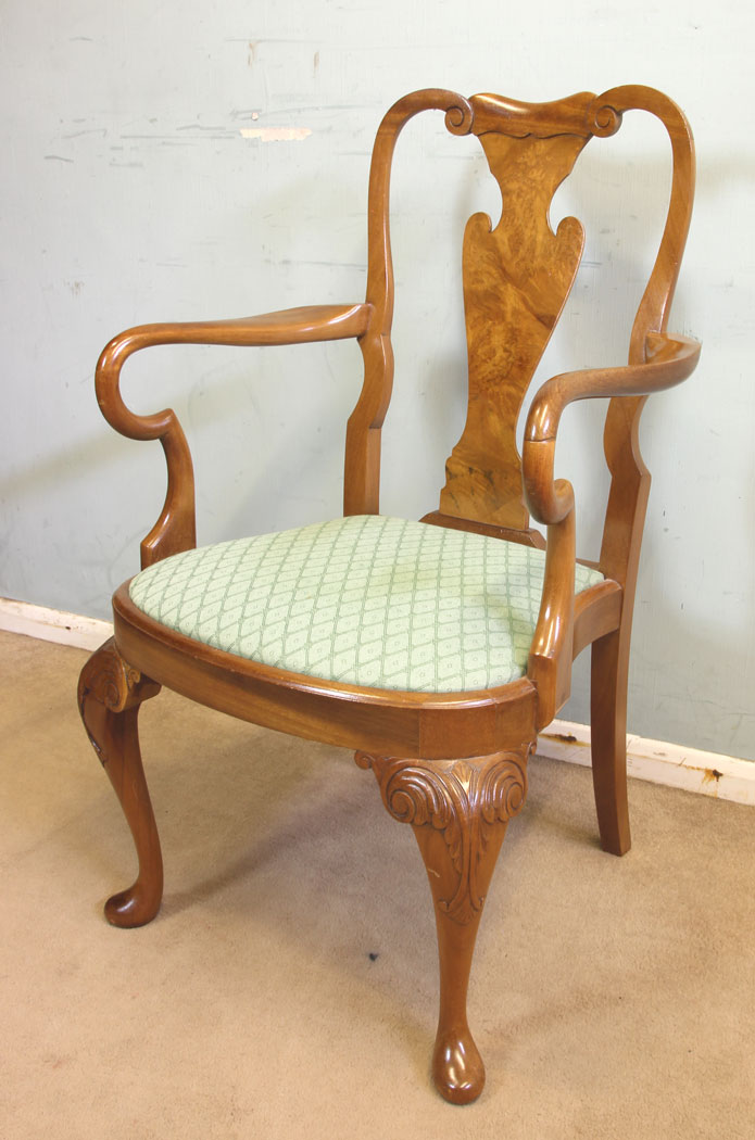 11692r4 Set Eight Walnut Dining Chairs,
