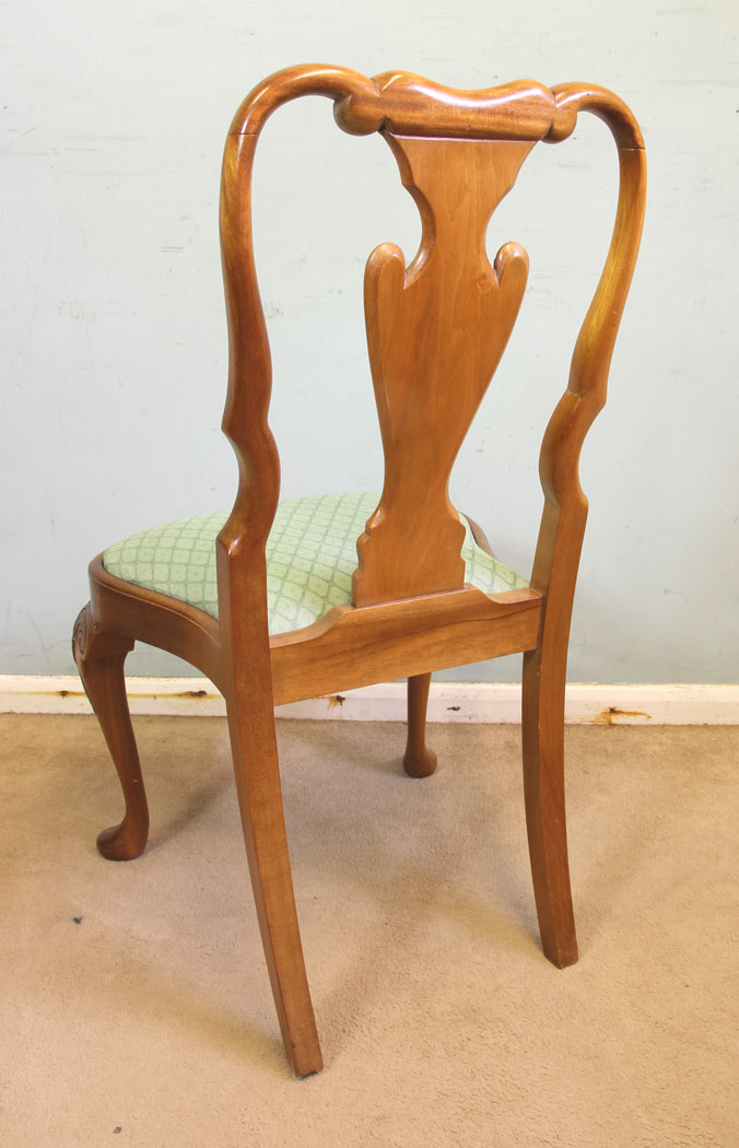 11692r7 Set Eight Walnut Dining Chairs,