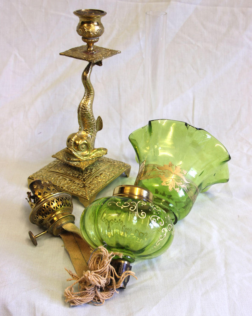 11693r12 Antique Peg Oil Lamp Green Shade & Font,