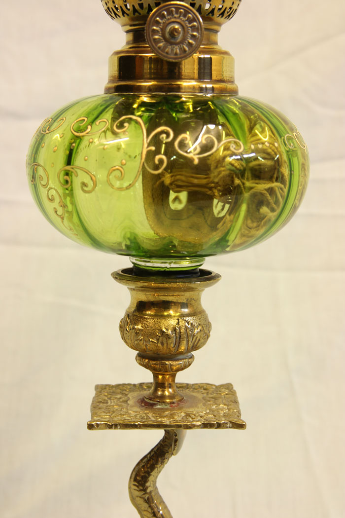11693r5 Antique Peg Oil Lamp Green Shade & Font,